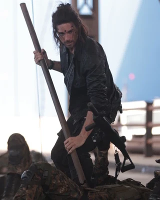 DeVille Vannik on set