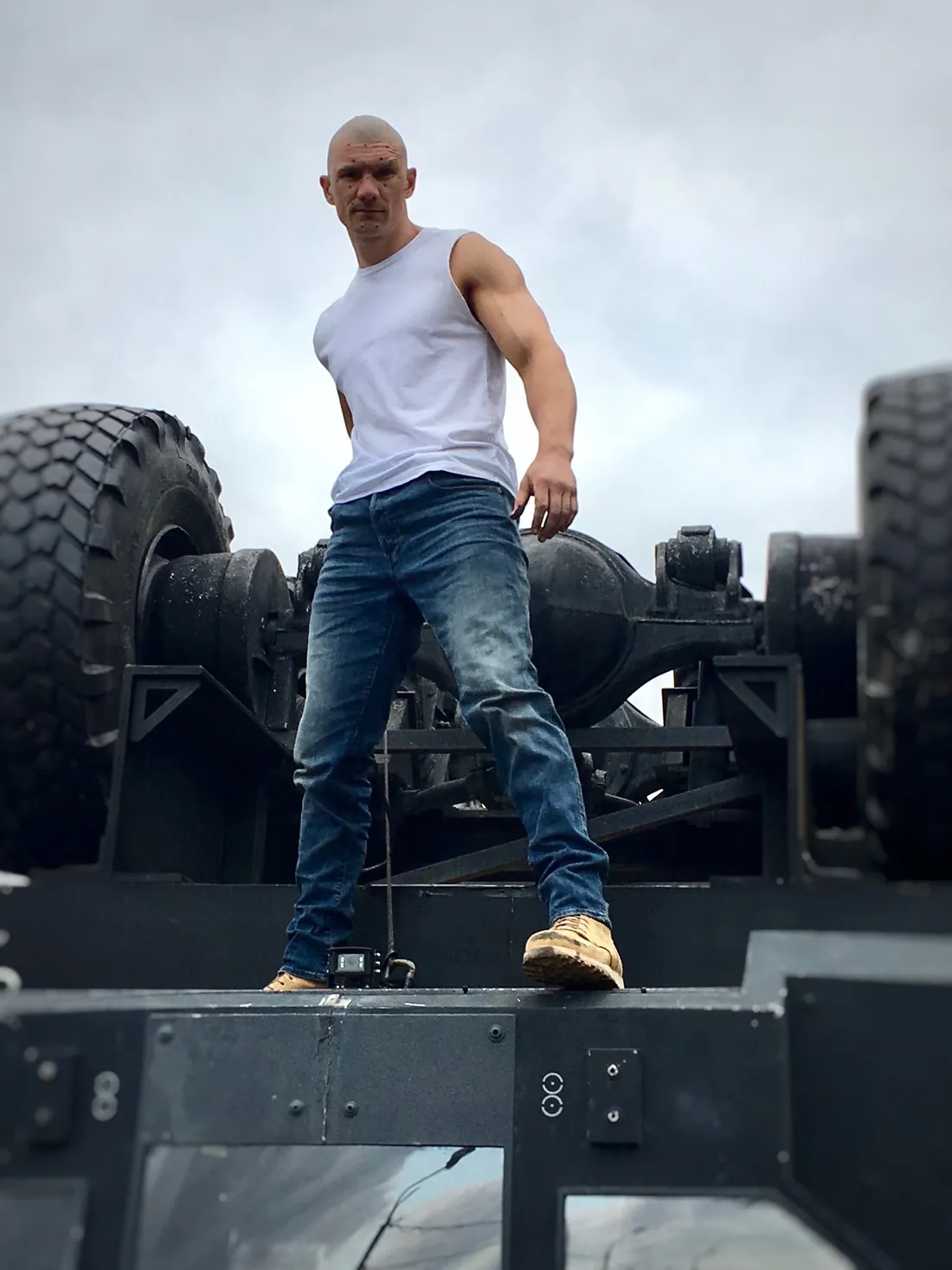 Reon van der Watt on the war rig